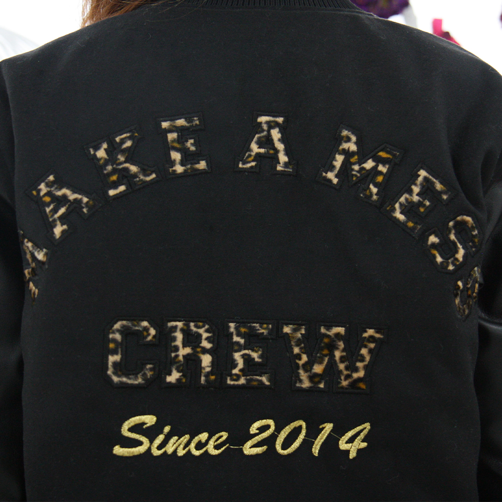 슬림형 야구점퍼 - MAKE A MESS